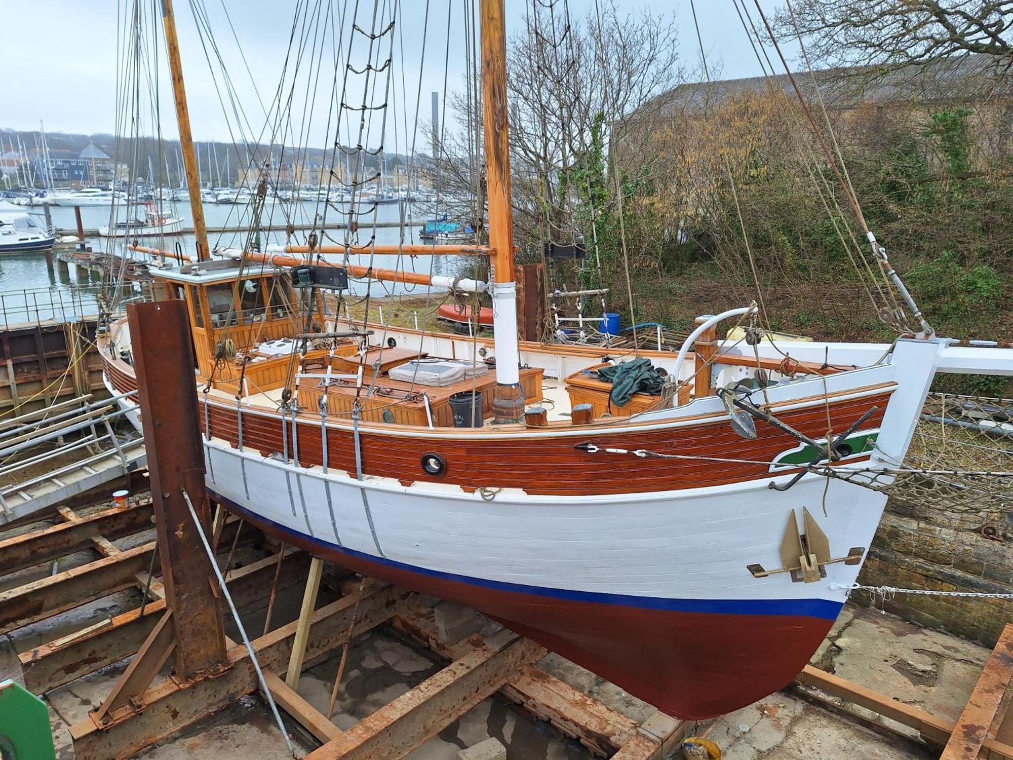 ホテル Historic Wooden Ship 'Ursula' イースト・カウズ エクステリア 写真