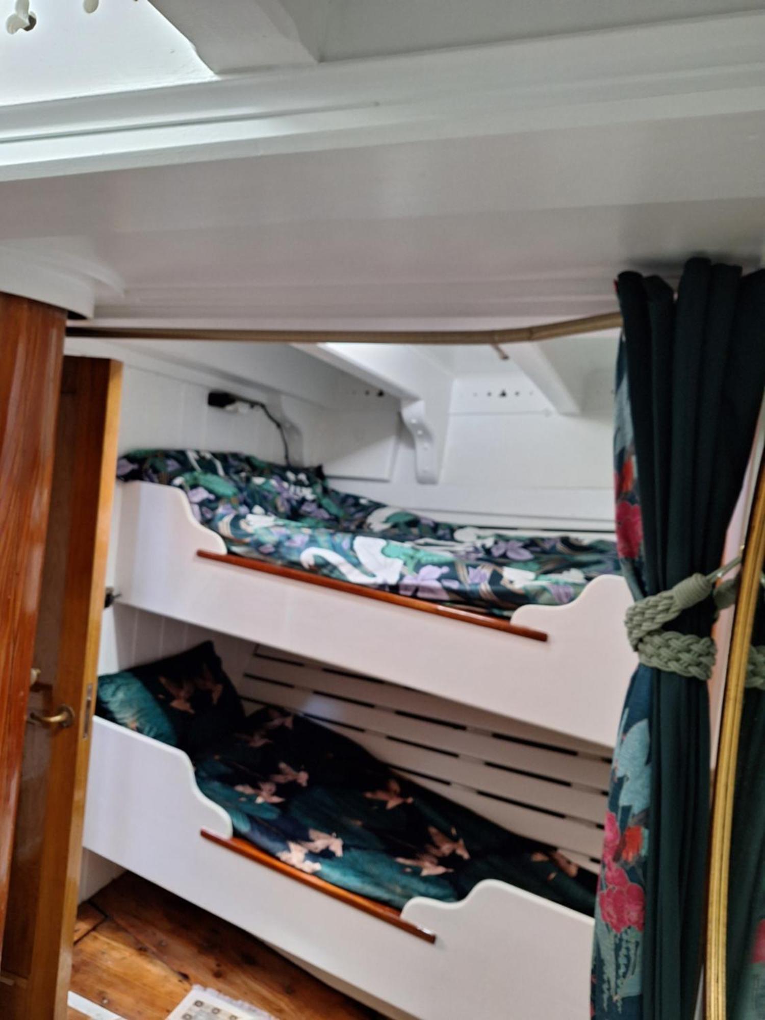 ホテル Historic Wooden Ship 'Ursula' イースト・カウズ エクステリア 写真